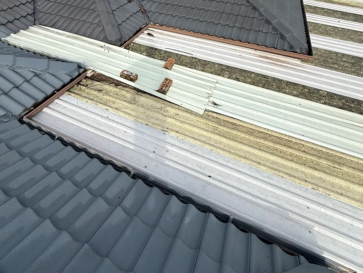 Old patio roof before roofing work in Casula NSW